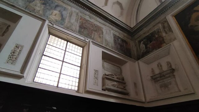 Napoli &ndash; Panoramica dell'abside della Chiesa di Sant'Anna dei Lombardi