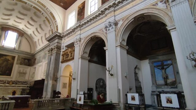 Napoli &ndash; Panoramica interna della Chiesa di Sant'Anna dei Lombardi