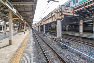 Fototapeta na wymiar 東京都台東区　上野駅　ホーム　在来線