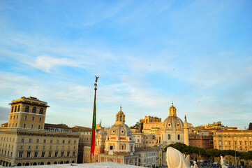 Fototapeta na wymiar 夕日に染まるローマの街並み
