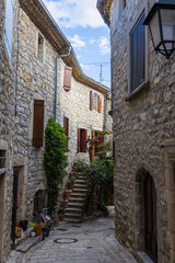 Fototapeta na wymiar Ruelle du village médiéval des Matelles (Occitanie, France)