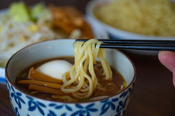 濃厚スープのつけ麺とトッピング