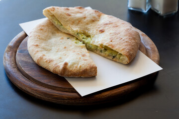 Pita bread filled with vegetables 