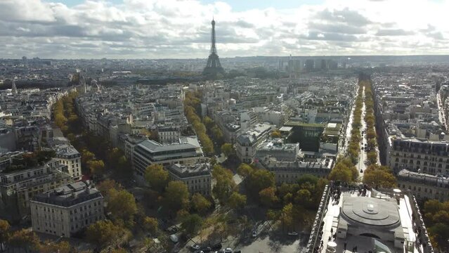 A drone view of the roads leading from the Arc de Triomphe.