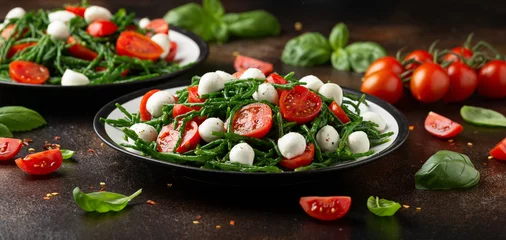 Wandcirkels tuinposter Fresh Samphire salad with cherry tomatoes and mozzarella. Healthy food. © grinchh
