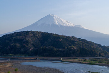 静岡県富士市富士川から見た富士山