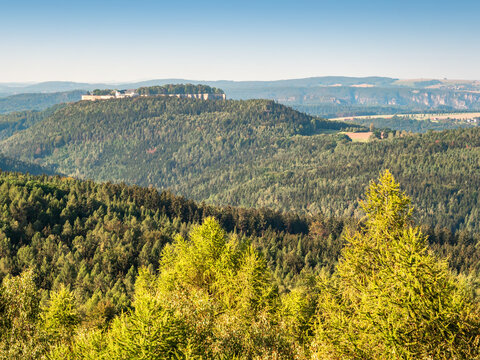 Lampertstein in der S&auml;chsischen Schweiz - Aussicht Richtung Festung K&ouml;nigstein