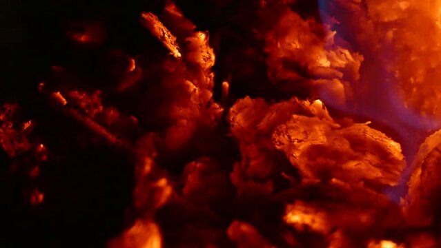 video fuoco e brace in 4k