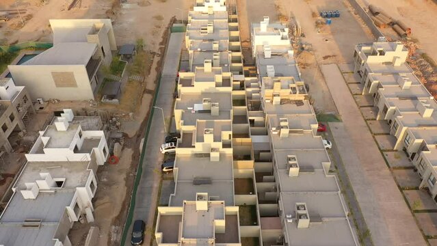 Construcci&oacute;n de viviendas edificios casas complejo habitacional en Zapopan Jalisco M&eacute;xico con &aacute;reas verdes