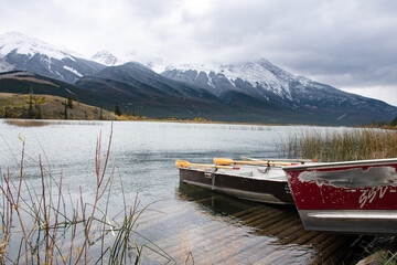 Obraz premium Autumn and Winter Boat Dock