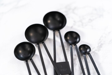 Measuring cups and spoons