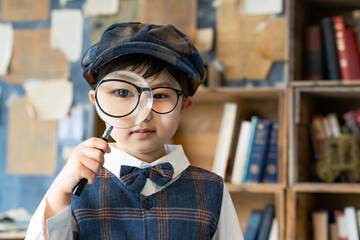 虫眼鏡を持つ少年　名探偵　科学少年