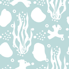 Obraz premium Sea pebbles and seaweeds seamless pattern watercolour. Coral watercolor. Sea rocks. Hand drawn painting. Marine underwater background.
