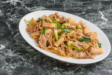 コンニャクと豚肉の炒め物