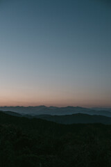 朝焼けと朝もや