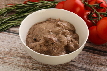Soft chicken liver with cream