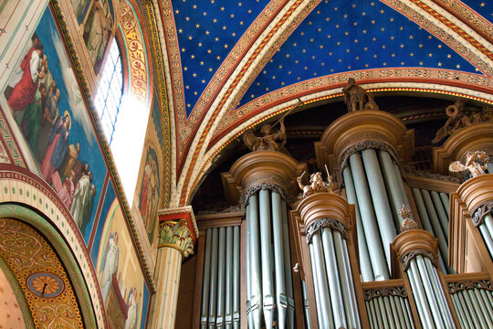interior of the cathedral in paris