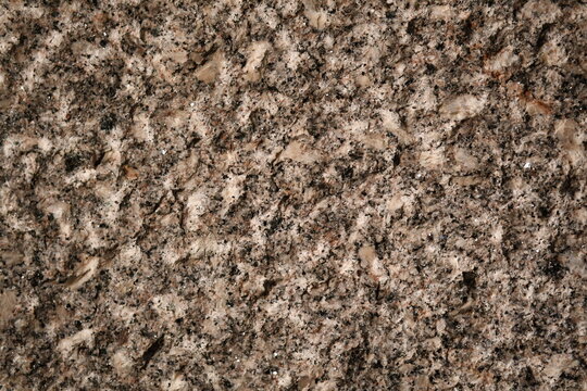 grob geglättete Oberfläche von Granit 