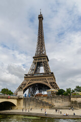 Fototapeta na wymiar Tour eiffel et Seine, Paris, France