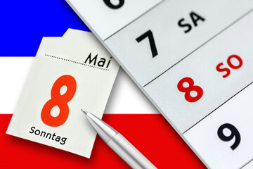 Deutscher Kalender und Datum Sonntag, 8. Mai 2022 mit Flagge von Schleswig-Holstein