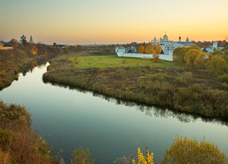 Obraz premium Church of Ascension and Holy Intercession (Pokrovsky) monastery in Suzdal. Russia