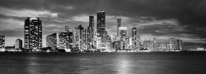 Foto auf Glas Black and white Miami skyline evening panoramic view © xbrchx