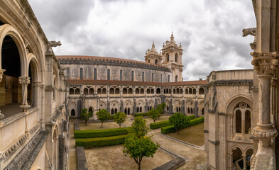 Fototapeta na wymiar cloister and church of the Alcobaca monastery