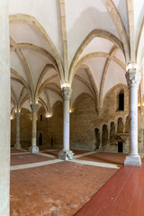 Obraz premium vertical interior view of the refectory in the Alcobaca monastery