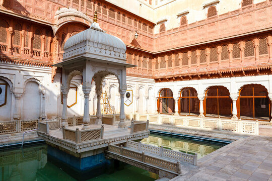 Courtyard of the Lalgarh palace in Bikaner, Rajasthan, Asia