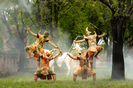 Khon, Is a classical Thai dance masked in Ramayana literature and this is a group of giant characters