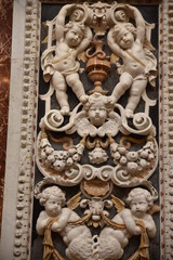 Fototapeta na wymiar Bas-relief baroque de l'église San Salvatore à Palerme. Sicile