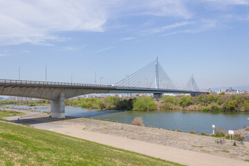 Obraz premium 城北ワンド群と菅原城北大橋