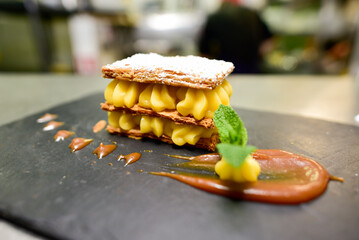 フランスのデザートのミルフィーユ