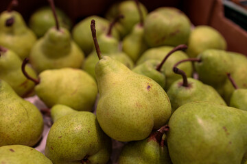 pears on market