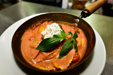 フランス料理のラビオリ