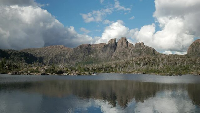 a late summer afternoon shot of mt geryon and lake elysia at the labyrinth in cradle mountain-lake st clair national park of tasmania, australia