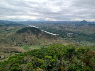 Vista Do Rio que abastece a represa de ilha dos pombos em Carmo - RJ