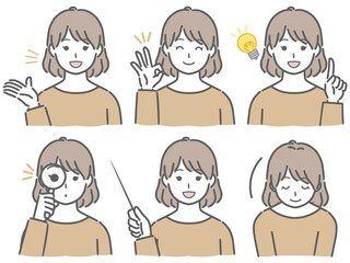 解説する私服の若い女性