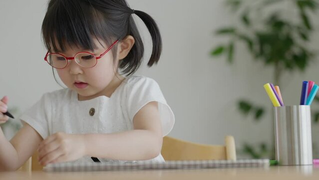 子供・眼鏡・視力・育児・子育て