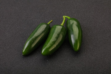 Green raw jalapeno peper heap