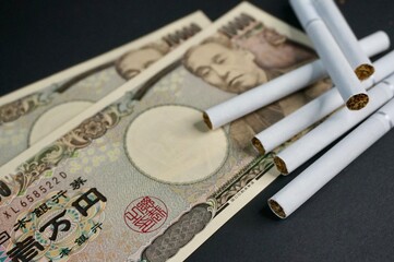 タバコと日本円
