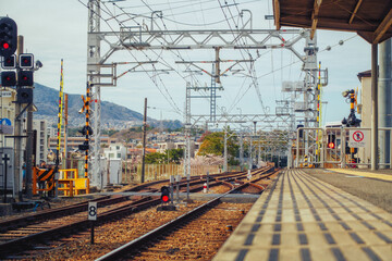 Obraz na płótnie Canvas 阪急電鉄今津線 仁川駅のプラットホームから見える風景
