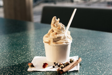 vanilla ice cream with cinnamon 