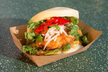 Sandwich with chicken and vegetables 