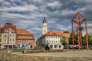 bischofswerda, deutschland - altmarkt mit turm der christuskirche