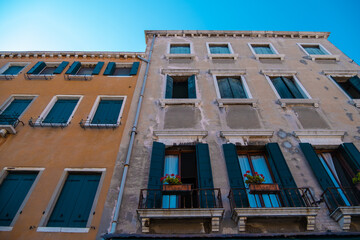 Fototapeta na wymiar Perspective view of building in the streets of Venice, Italy