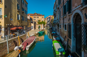 Fototapeta na wymiar Scenic view of Venice empty canals during daylight.
