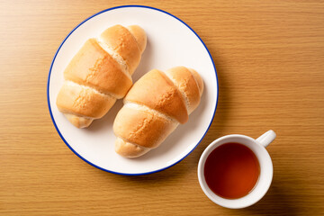 健康的朝食　塩パンと紅茶