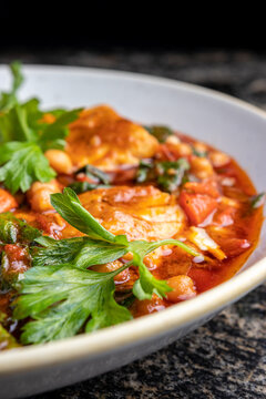 Guiso de pecado con garbanzos, Sopa con pesccado marinado. 
