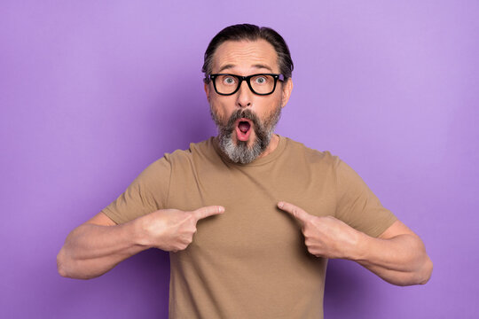 Photo of stressed depressed man point fingers blame himself feel guilty isolated on purple color background